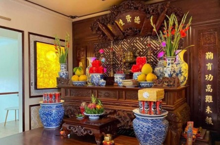 Những Vật Phẩm Cần Có Trên Bàn Thờ Gia Tiên Đầy Đủ